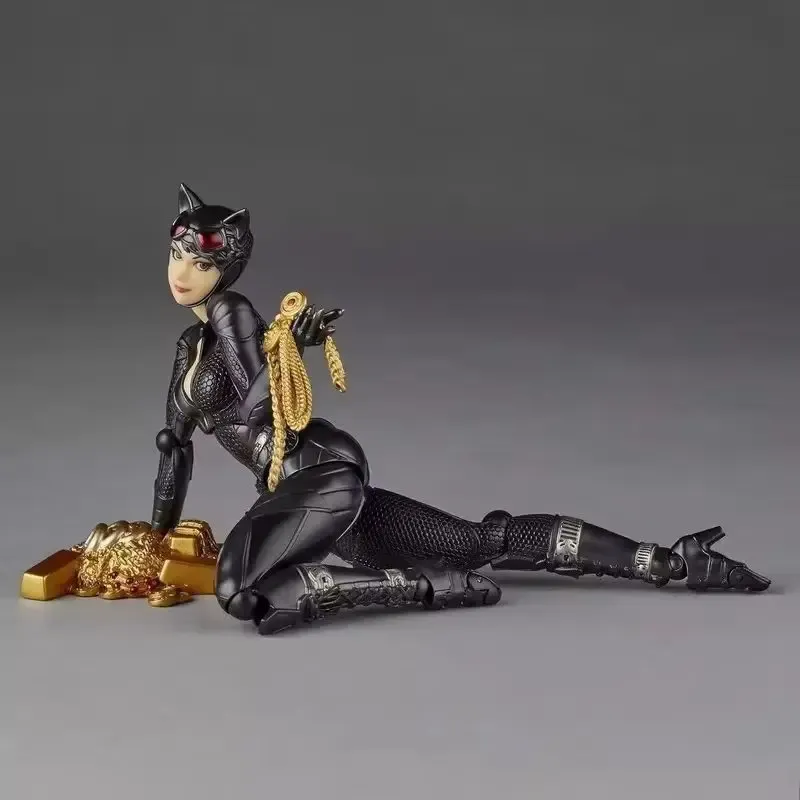 15cm Kaiyodo Revoltech Catwoma - đánh giá và giá Model Kit Batman